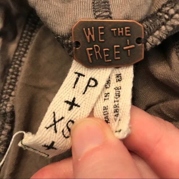 Free People XS brown cowl neckline blouse top long sleeve clean - Picture 4 of 8